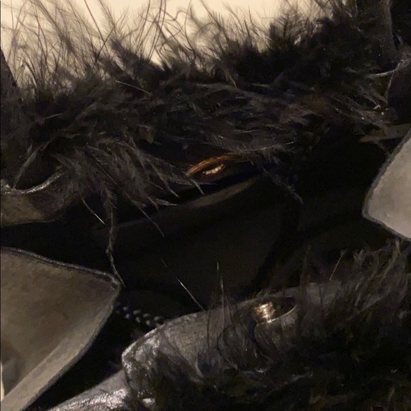 ADORABLE mini, black & fluffy hand bag!!💕 - Picture 2 of 2